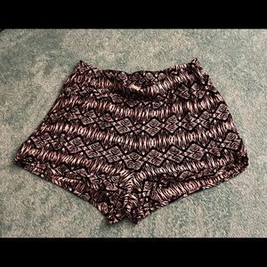Decree Shorts